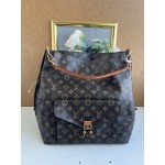 LOUIS VUITTON model METIS HOBO