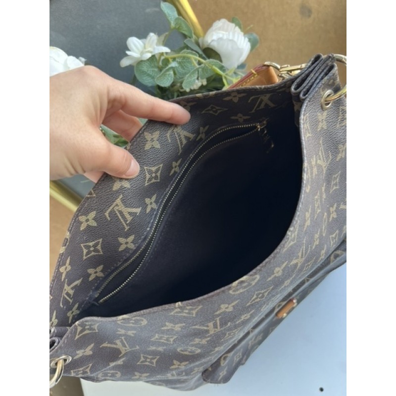 LOUIS VUITTON model METIS HOBO