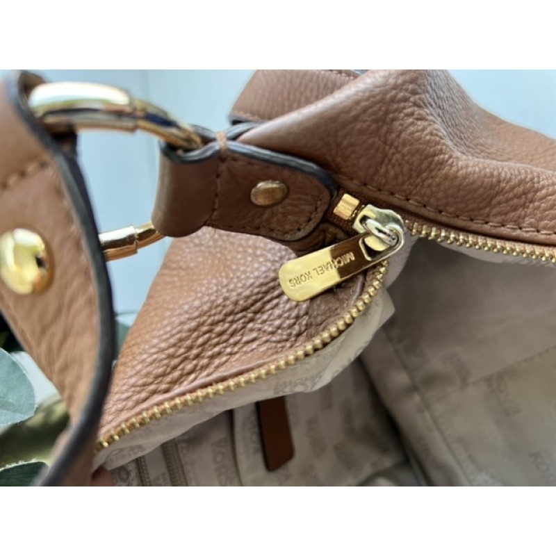 MICHAEL KORS GEANTA MARE PIELE NATURALA MICHAEL KORS GEANTA MARE PIELE NATURALA