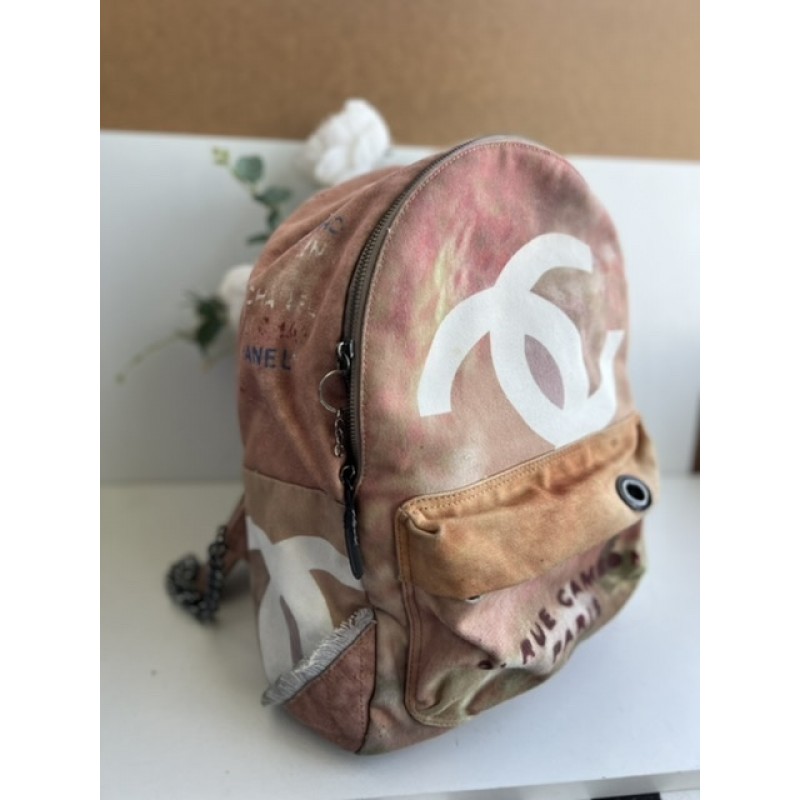 RUCSAC CHANEL model GRAFITTI