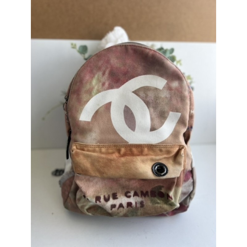 RUCSAC CHANEL model GRAFITTI