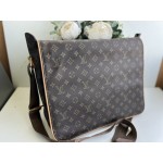 GEANTA SERVICIU/ LAPTOP UNISEX LOUIS VUITTON GEANTA SERVICIU/ LAPTOP UNISEX LOUIS VUITTON