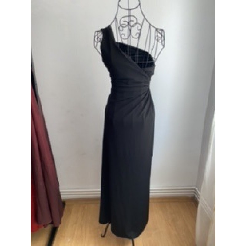 Rochie de ocazie neagra, pe un umar